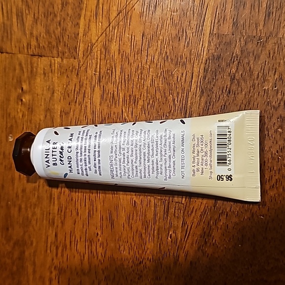 New Vanilla Butter Cream hand cream. Bath and Body Works. 1 fl oz - Picture 3 of 3